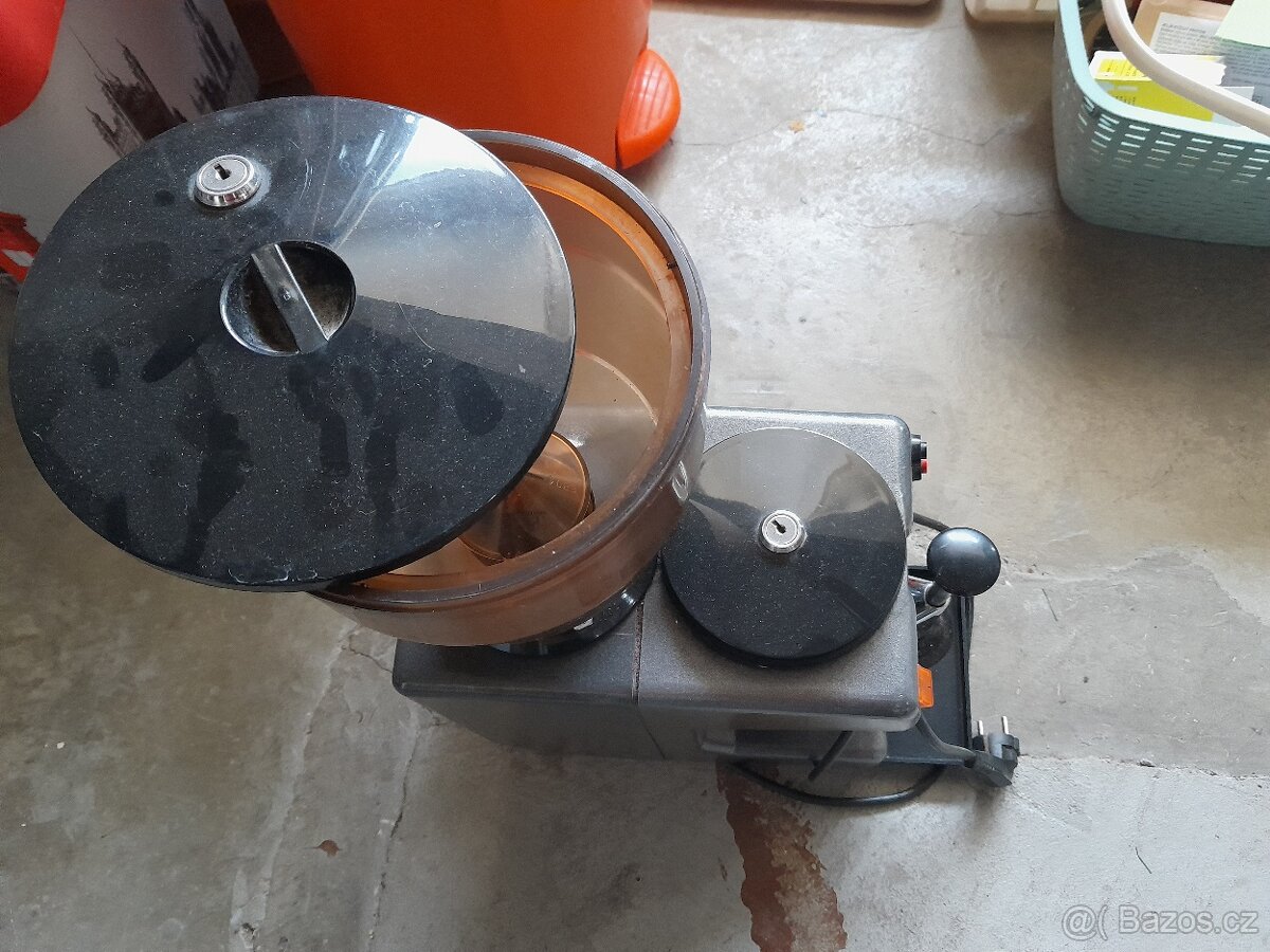 Mlýnek na kávu Miklas - 2