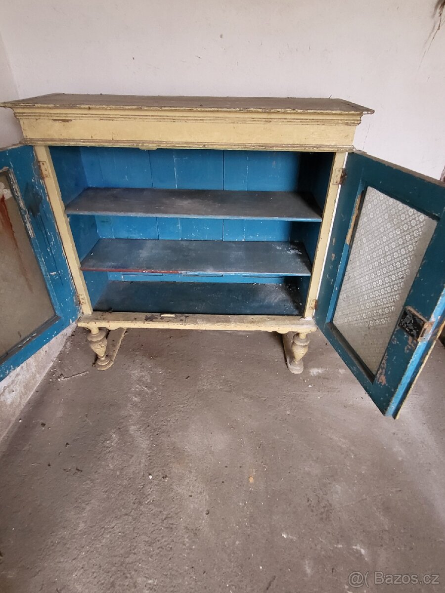 Stará skříňka - 2