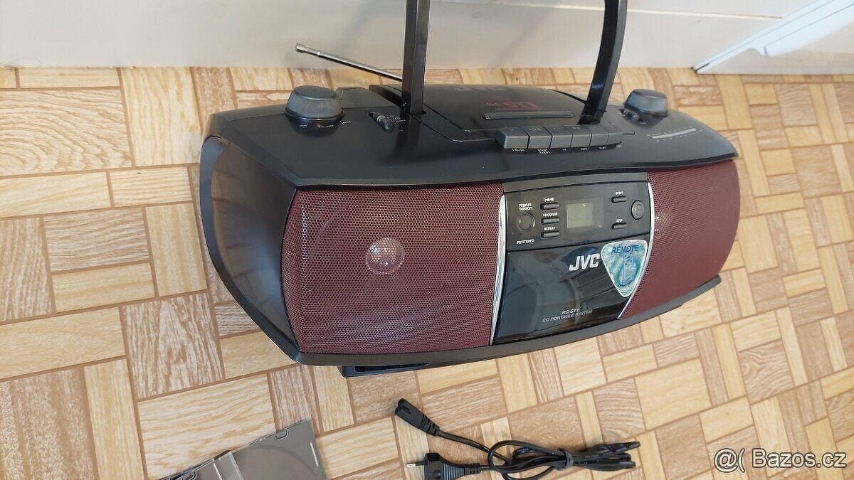 Rádio magnetofon JVC - 2