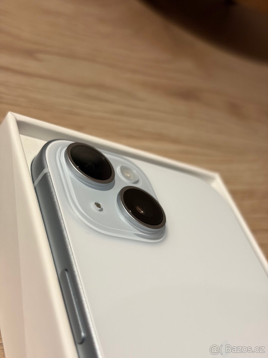 iPhone 15 128 GB Modrý - 2