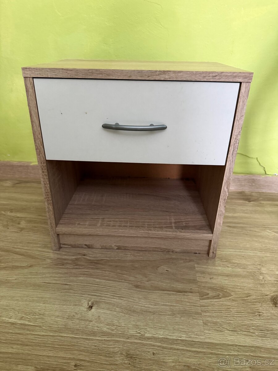 Psací stůl, noční stolek, lampička - 2