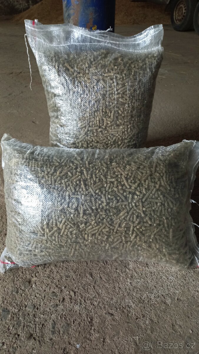 Granulované, pelety seno - 2