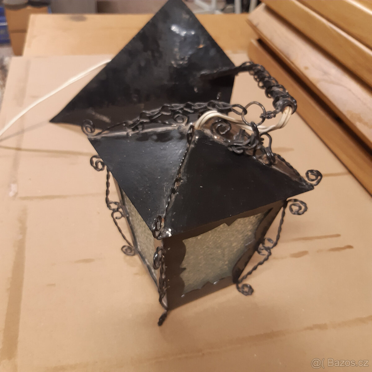 Stará lucerna na zed - 2