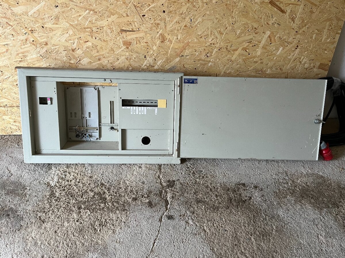 ROZVÁDĚČ - kovový korpus - 2