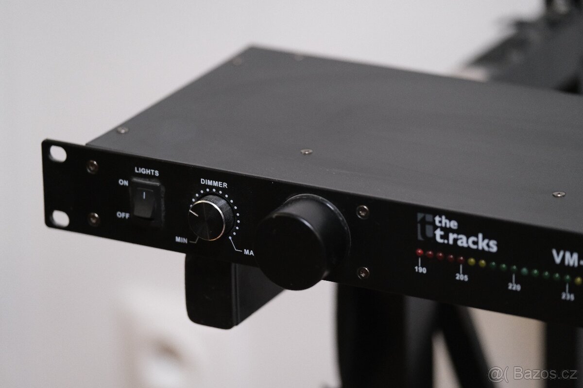 rozvádzač T-Racks VM100 - 2