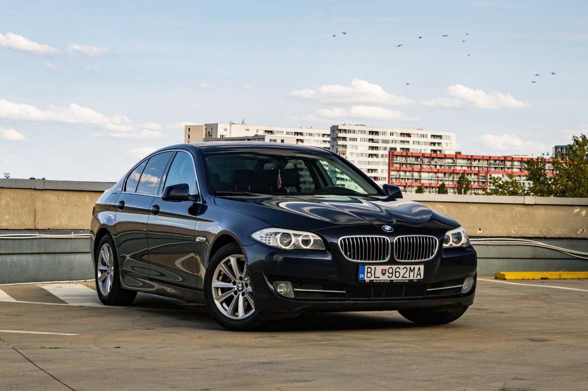 BMW Rad 5 520d 135kW / Bi-Xenon / - 2