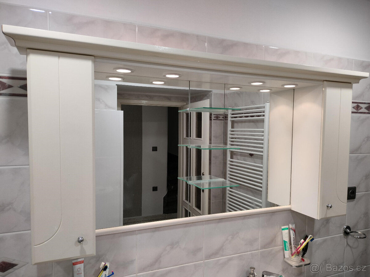 Prodám koupelnové skříňky se zrcadlem - 2