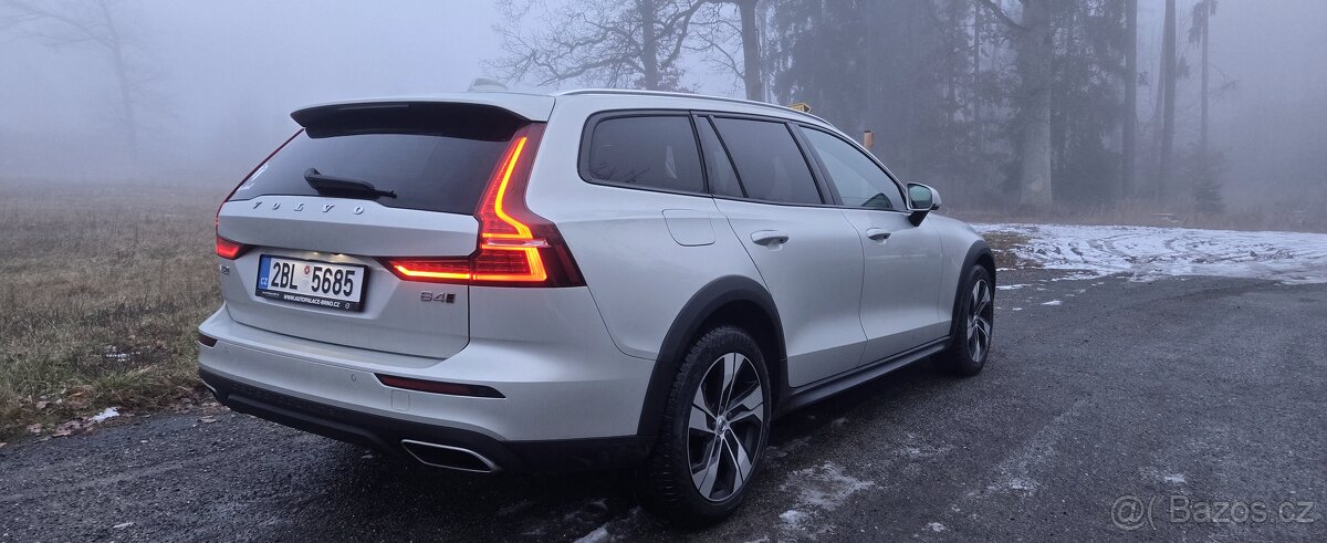 Volvo V60 Cross Country, B4, AWD - 2