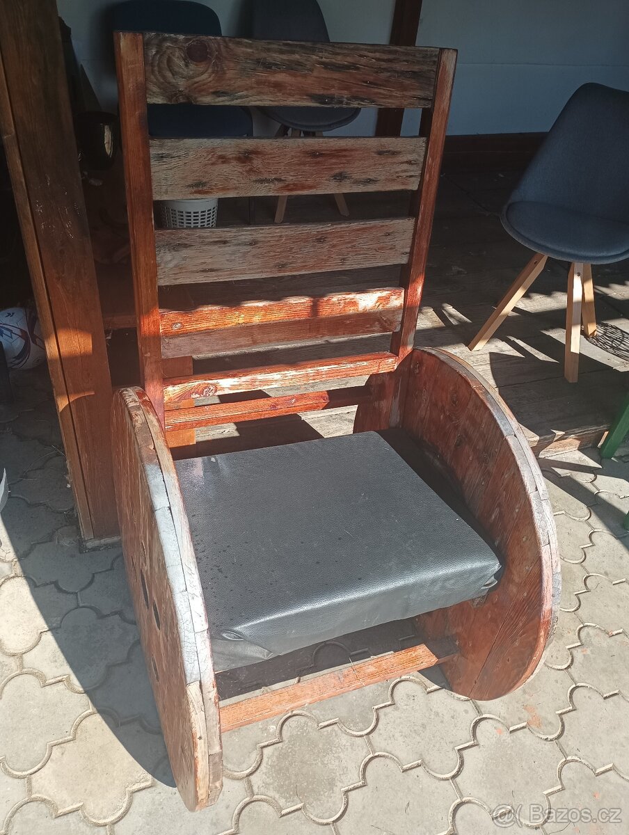 Křeslo - 2