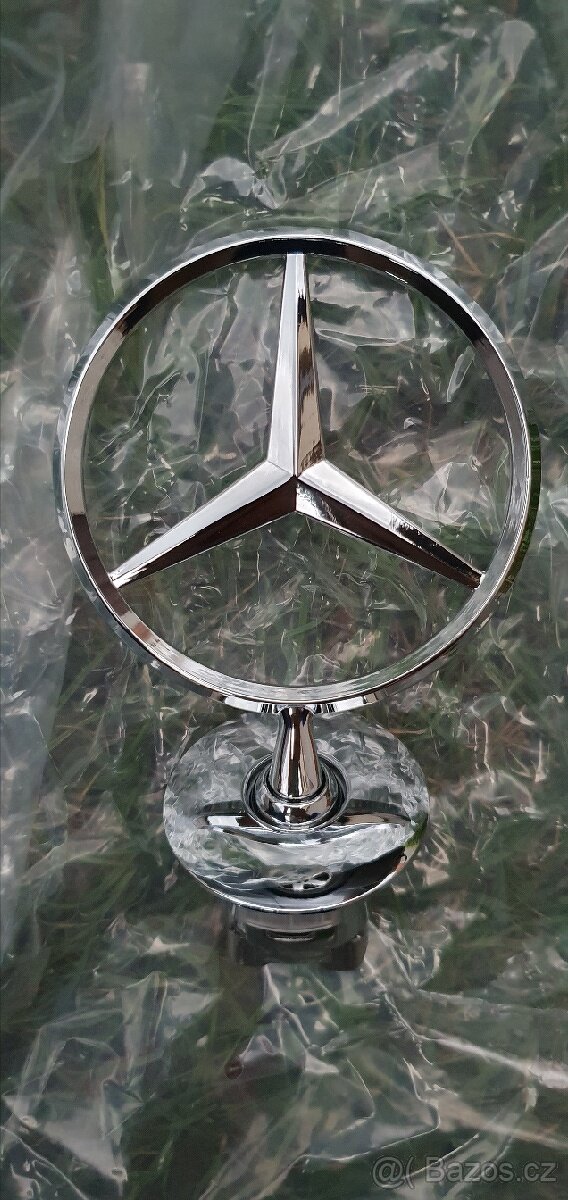 Znak, emblém Mercedes Benz - 2