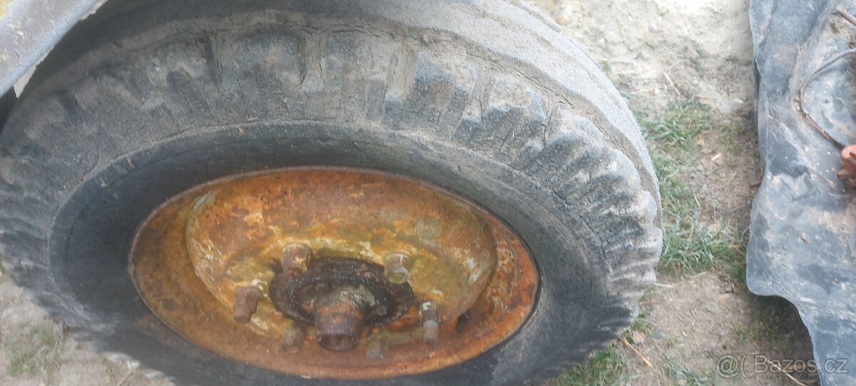 Traktor rs-09 přední kola - 2