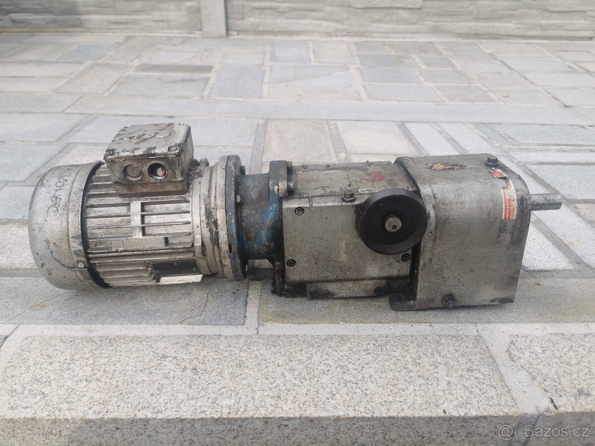 Motor s převodovkou a variátorem č.3 - 2