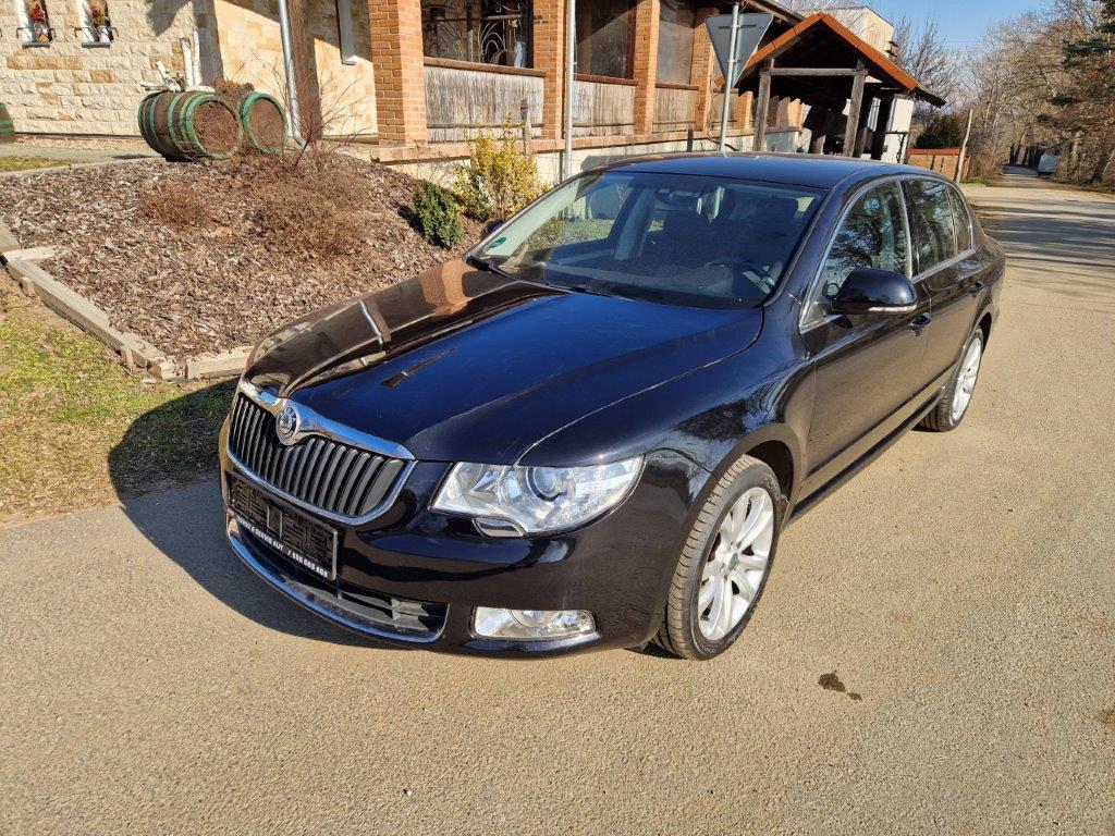 Škoda Superb 2 1,6 TDI, 77 KW xenony - 2