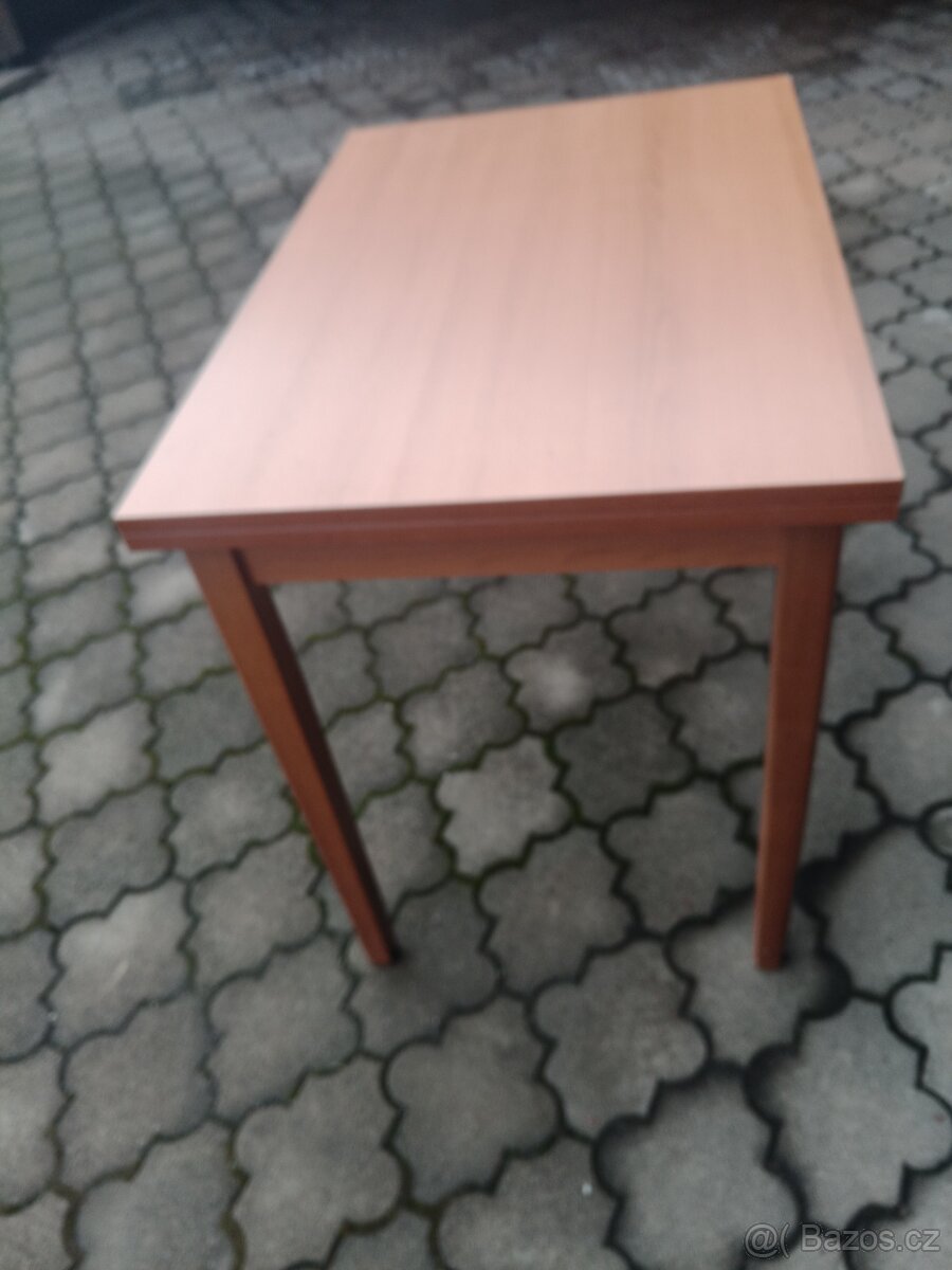 2 jídelní stoly 1borovice a 1 olše - 2