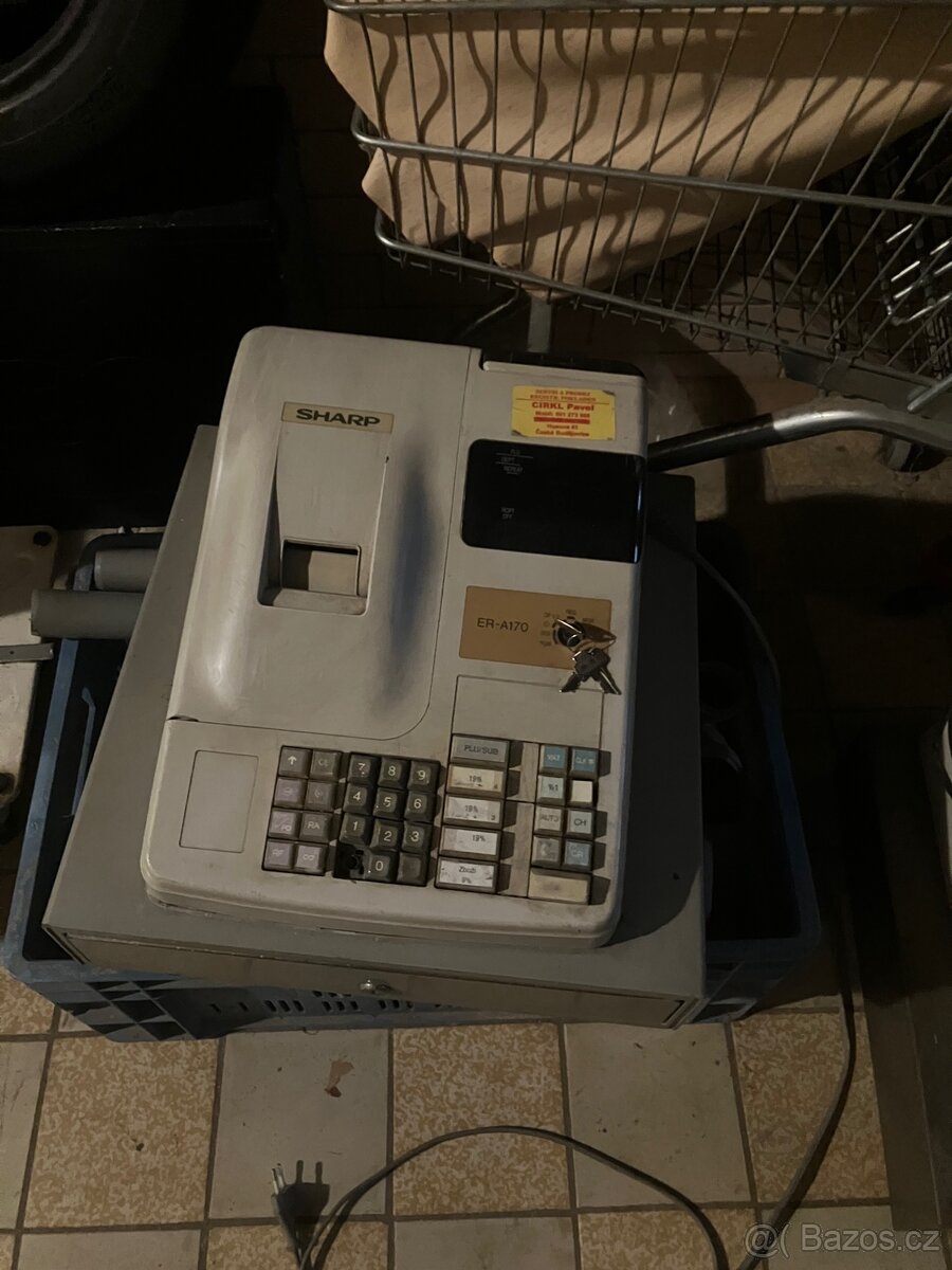 Kasa Casio a Sharp - 2