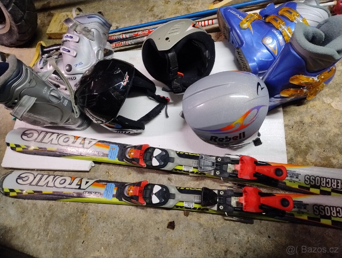 Lyže dětské,hůlky,lyžáky a helmy - 2