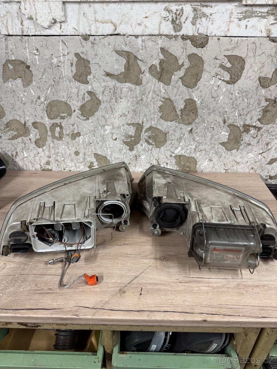 Xenony Octavia 2 Před Facelift - 2