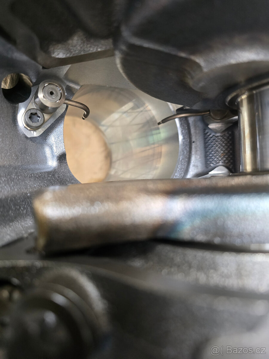 BMW motor S63B44 po GO, dokonalý stav - 2
