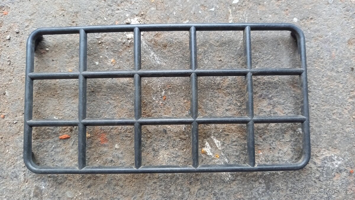 Mřížka mlhovky Škoda - 2