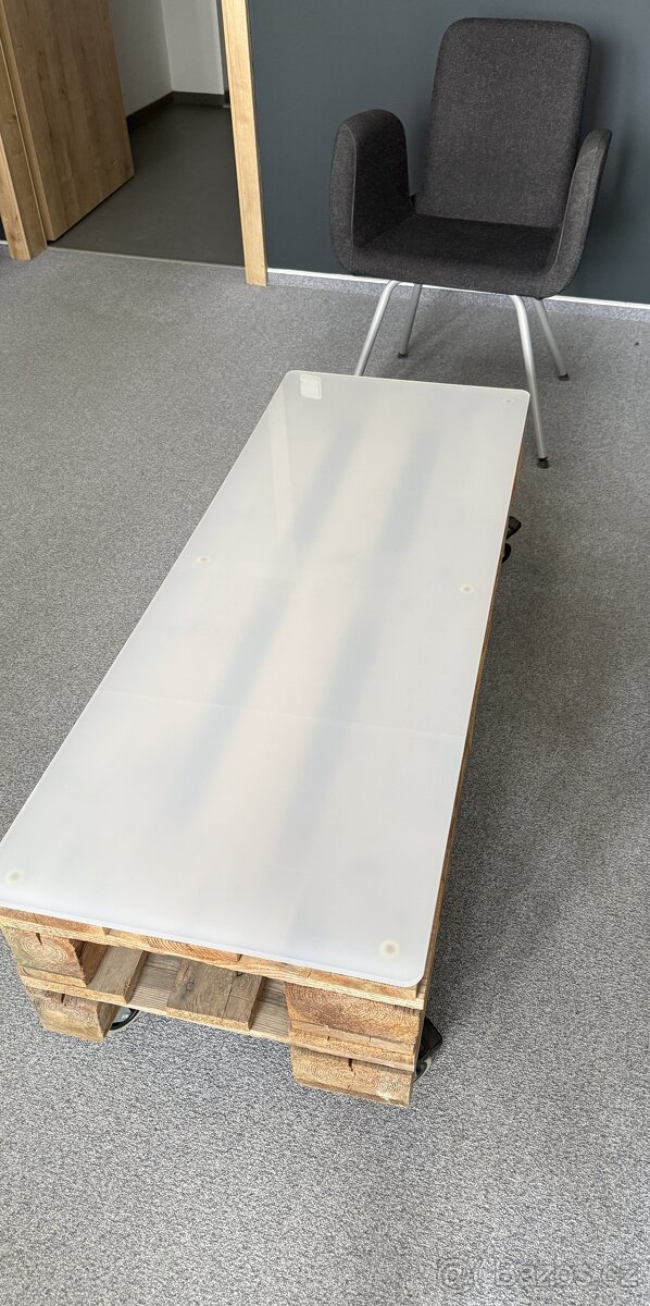 Konferenční stolek - 2