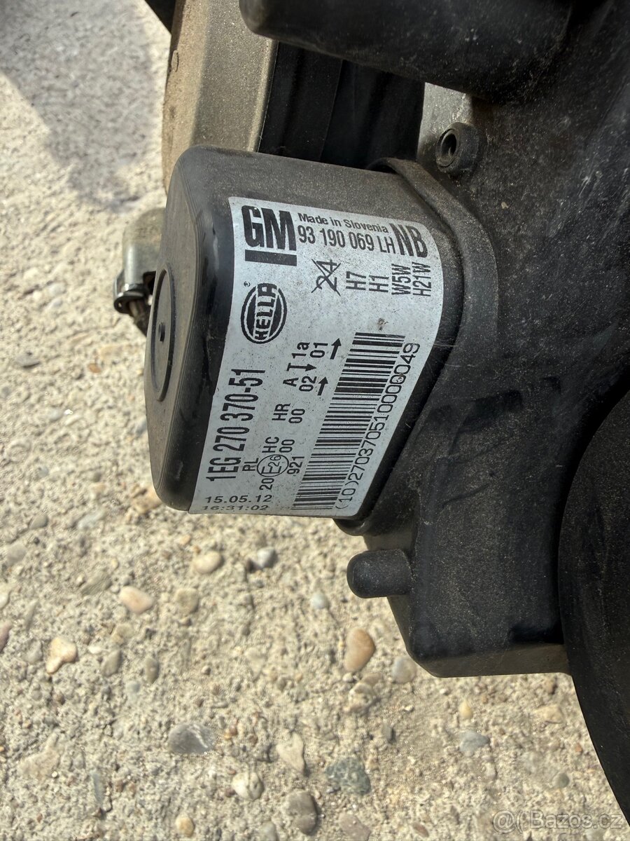 Přední světla Opel astra H - 2