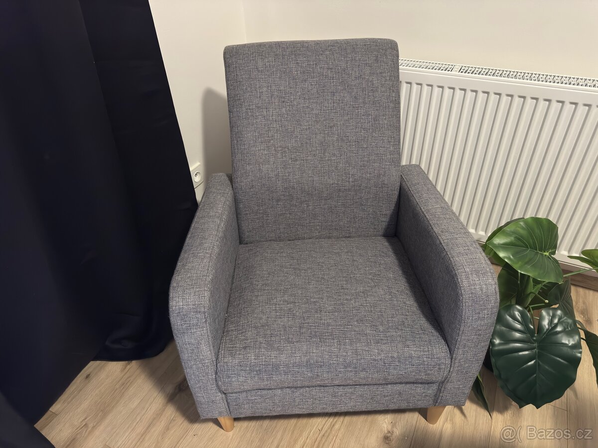 Šedé křeslo - 2