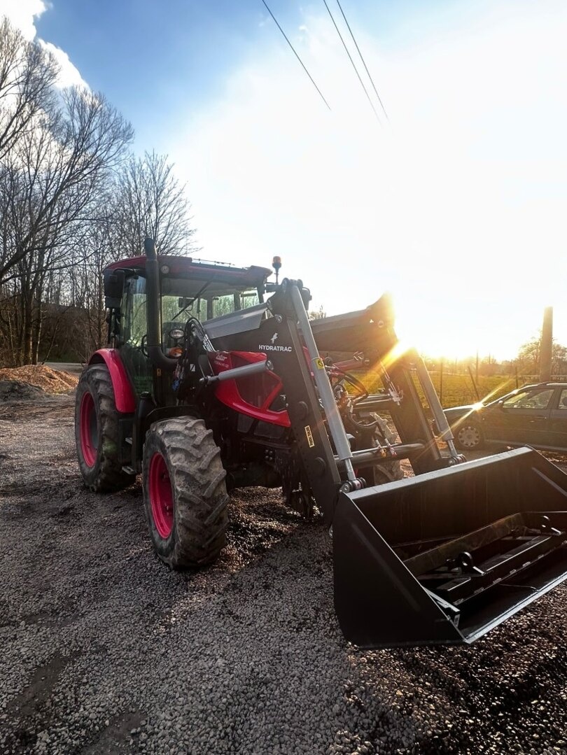 Montáž čelních nakladačů - 2