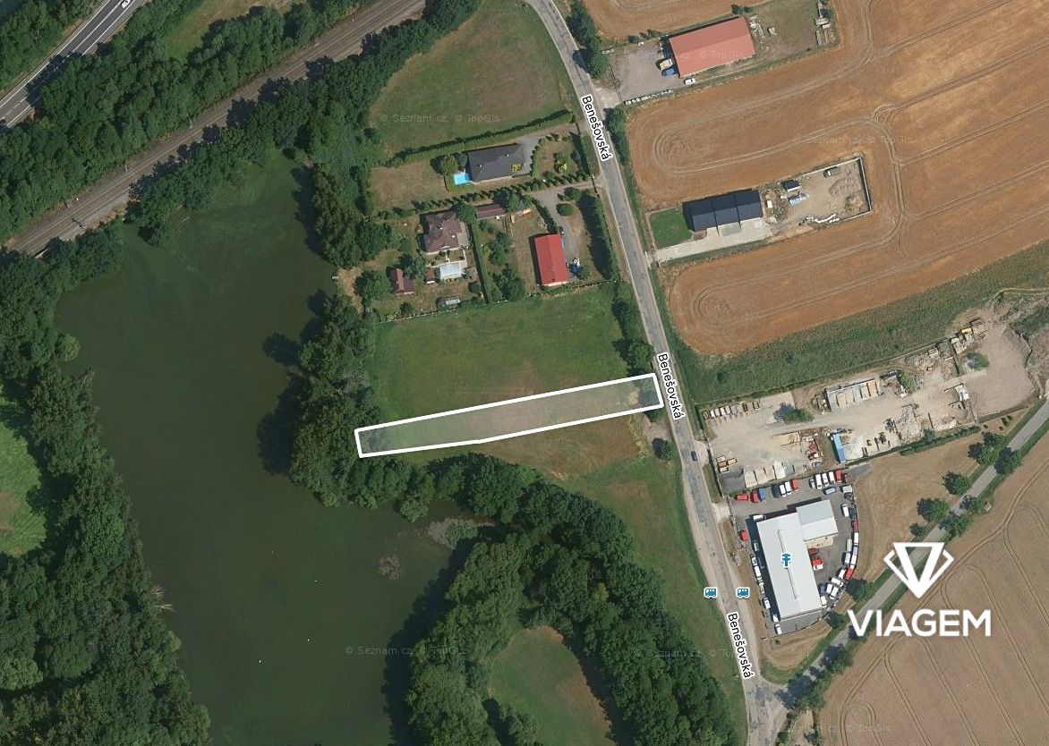 Stavební - bydlení 1 719 m² - 2