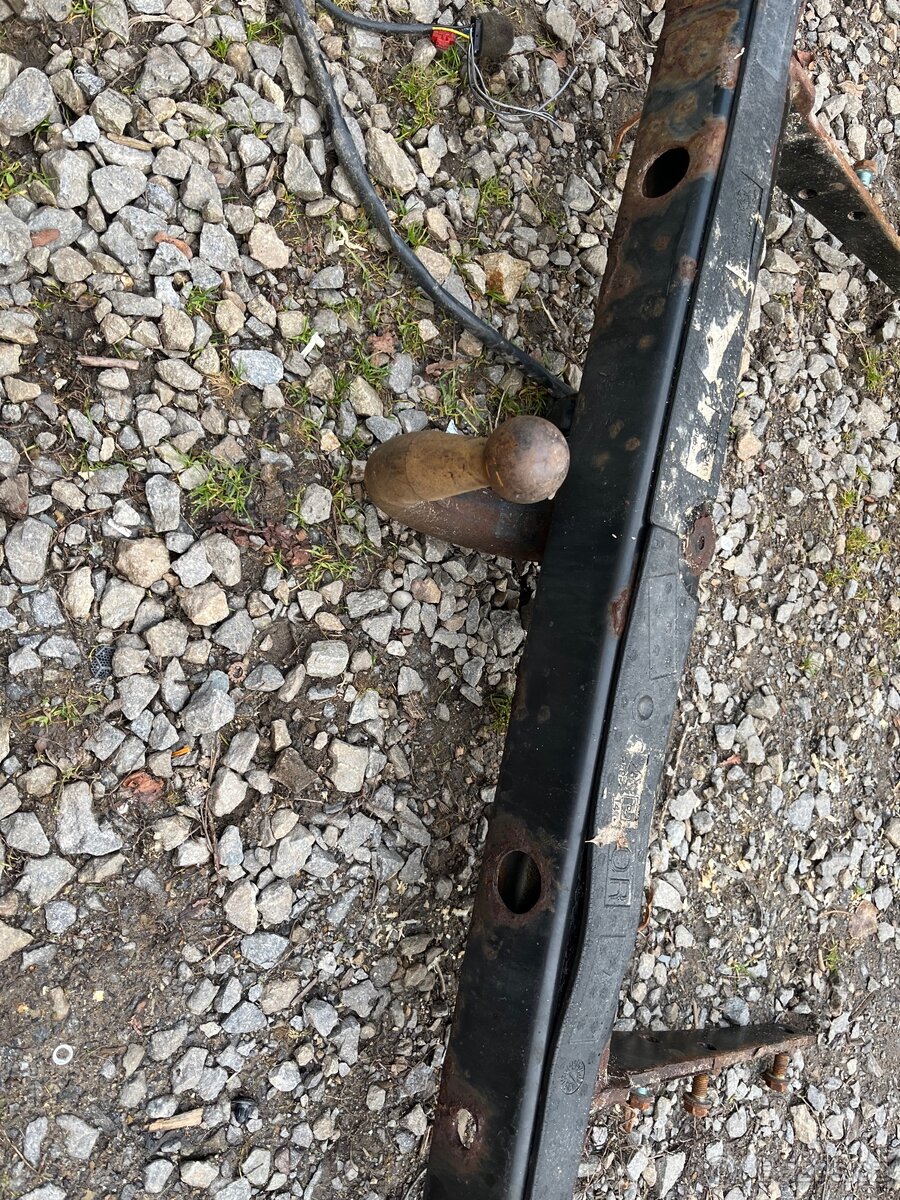 VW T5 závěs Tažné zařízení - 2