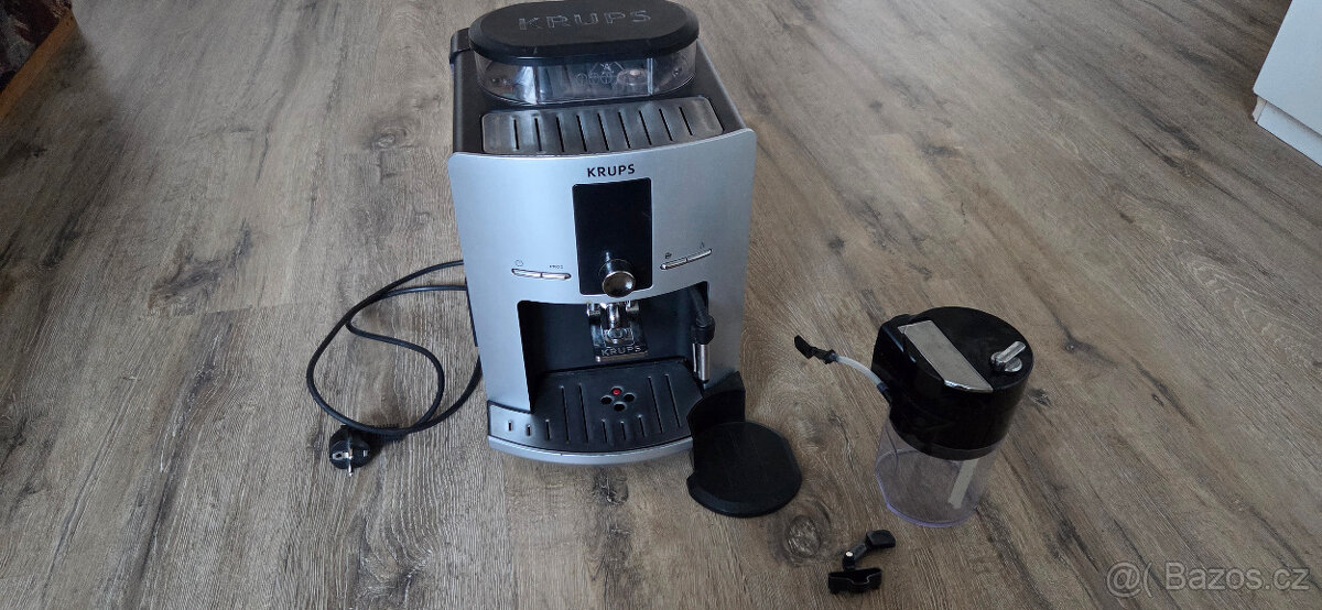 Prodám automatický kávovar Krups EA82 - 2