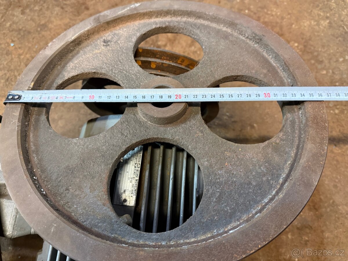 Řemenice a napínací držák elektromotoru - 2