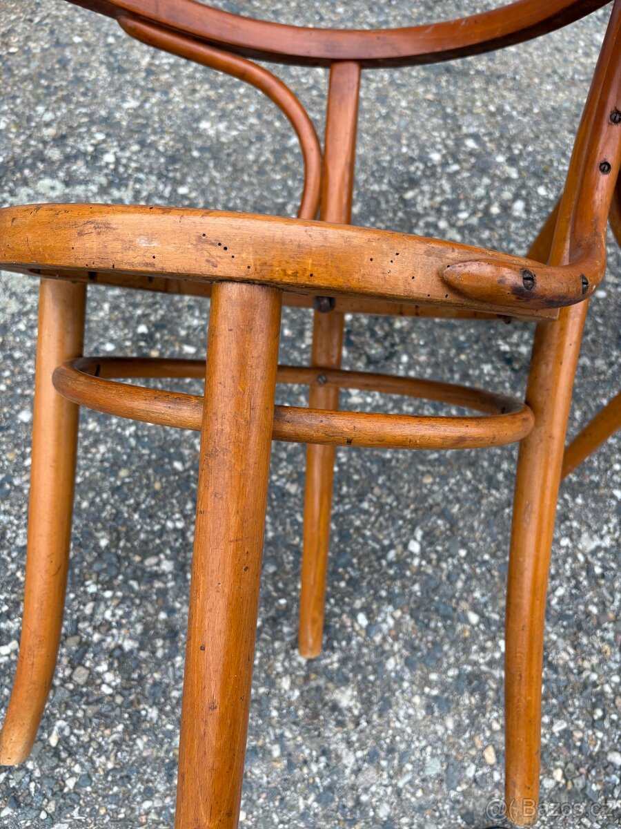 Ohýbané křeslo Thonet - 2