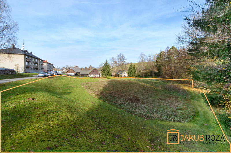 Prodej stavebního pozemku 4212 m² Mříčná - 2