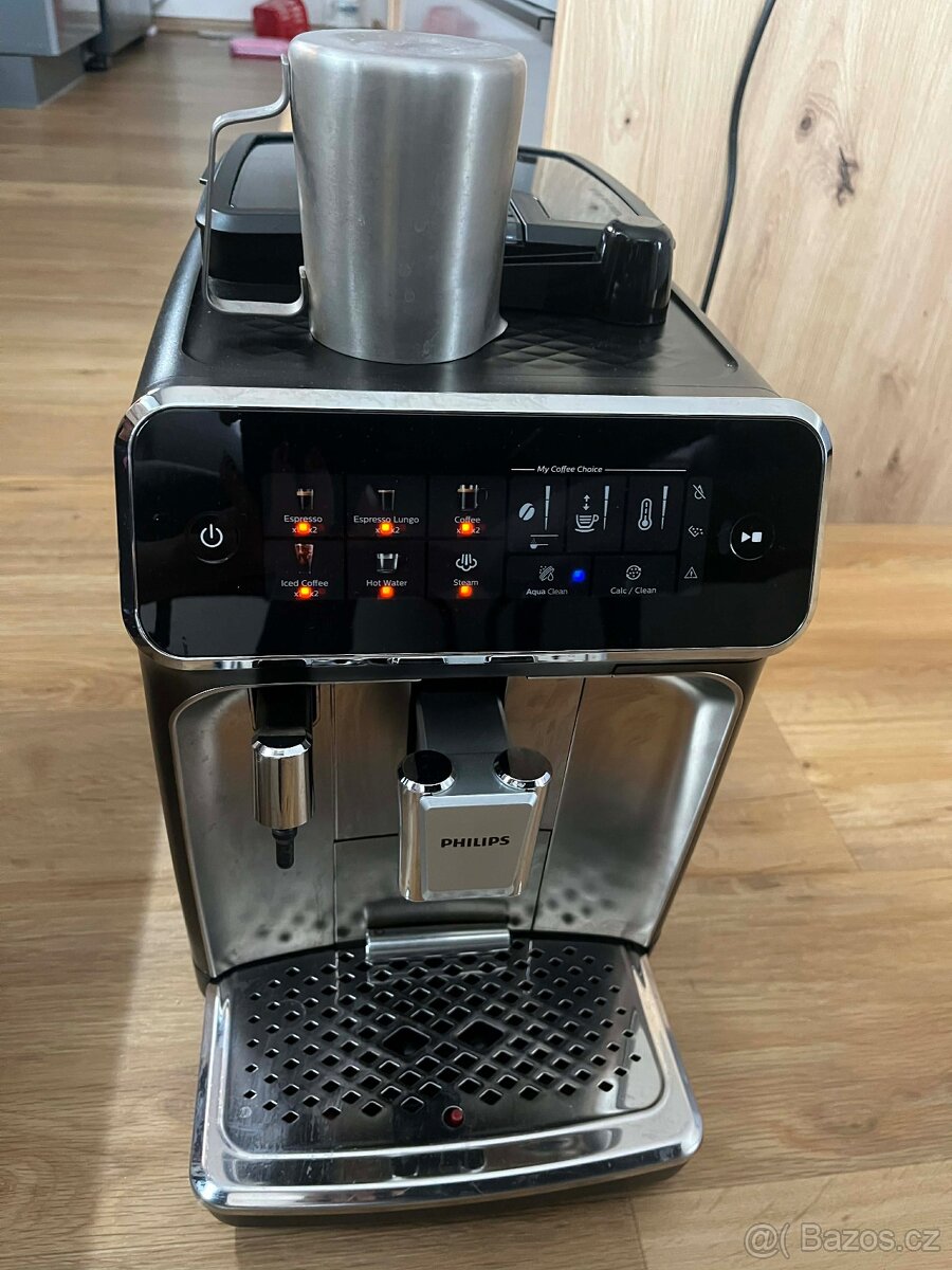 Automatický kávovar Philips EP3326/90 – výborný stav - 2