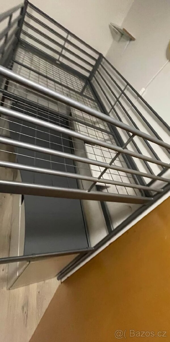 Prodám postel ikea svarta s deskou - 2