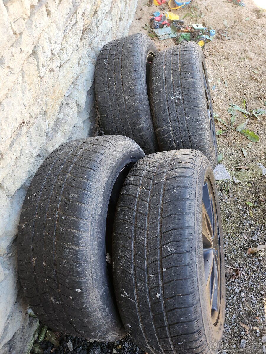 Pneu 235 60 18 zimní - 2