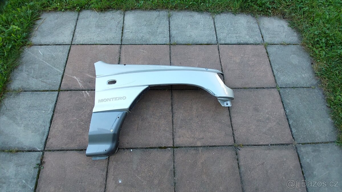 Mitsubishi Pajero Exceed – Blatník pravý přední - 2