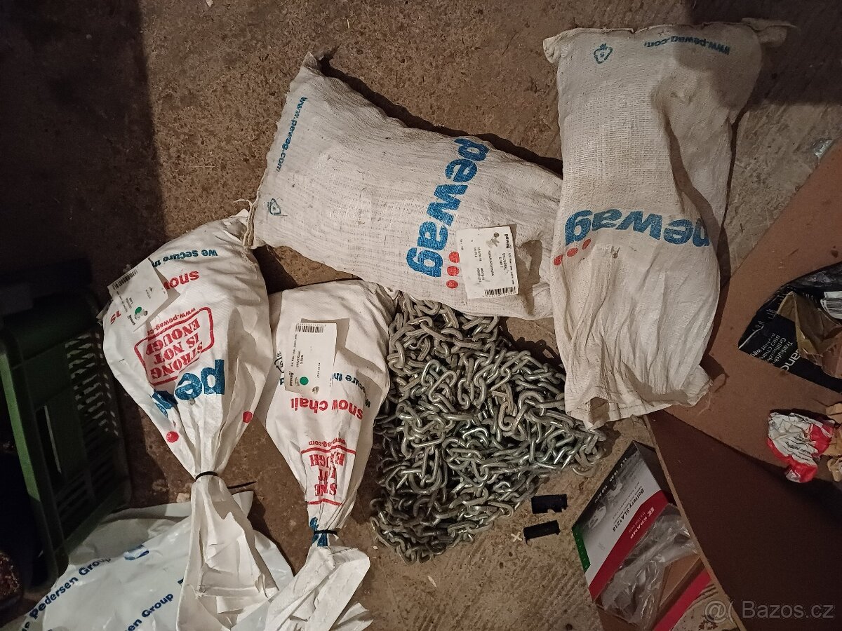 Sněhové řetězy Pewag na komunální traktor - 2