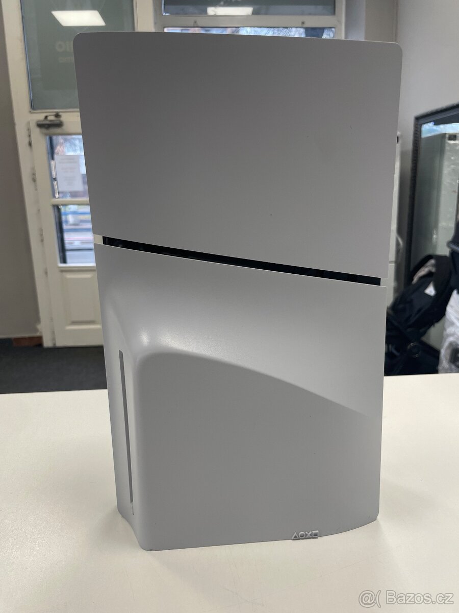 PlayStation 5 Slim s mechanikou - 2