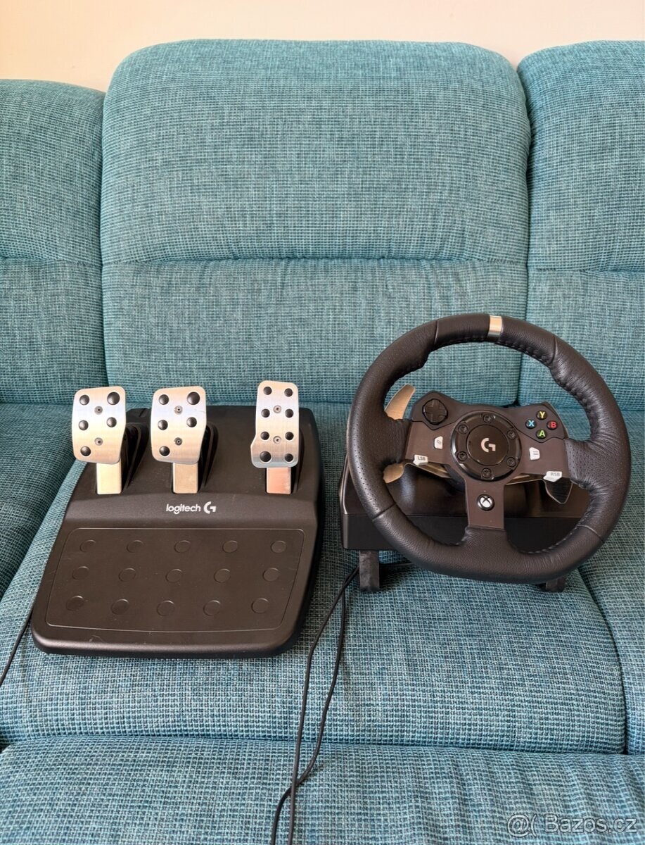 Herní volant a pedále - 2