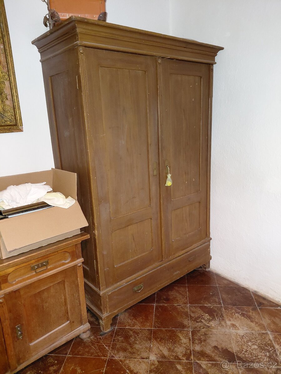 Starožitný nabytek - 2