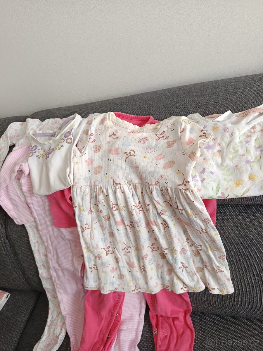 Pyžama, trička a šaty - 2