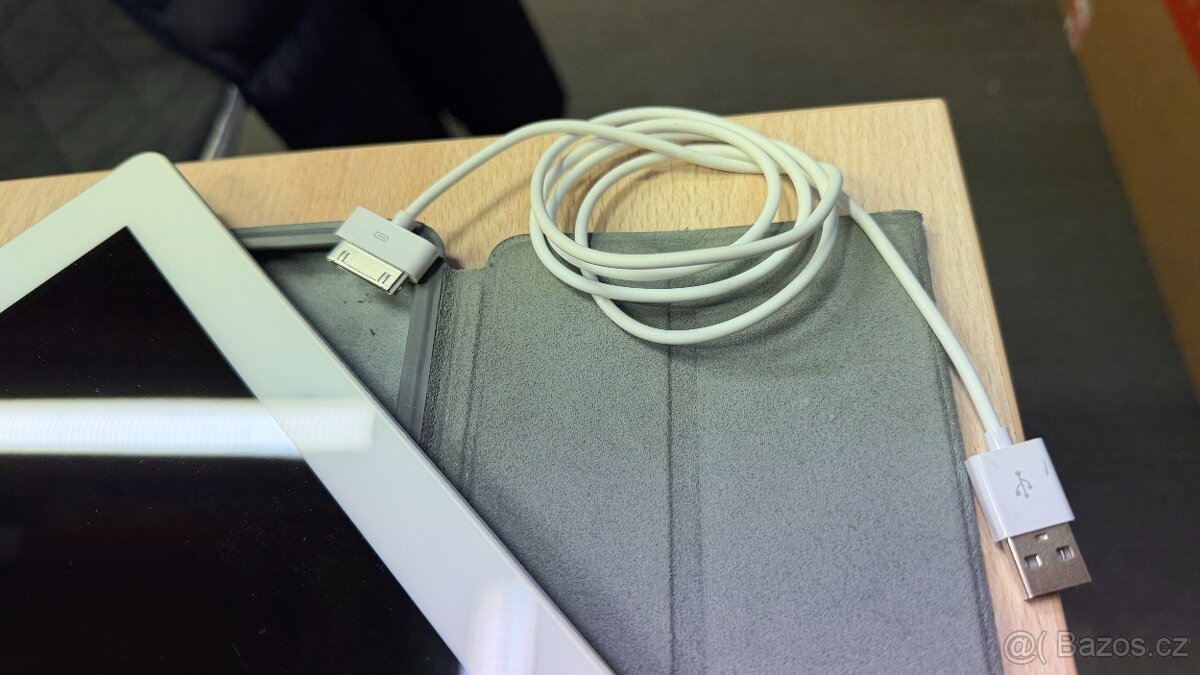 Apple iPad 2 64GB (Wi-Fi + GSM/3G Cellular) 2011 - 2