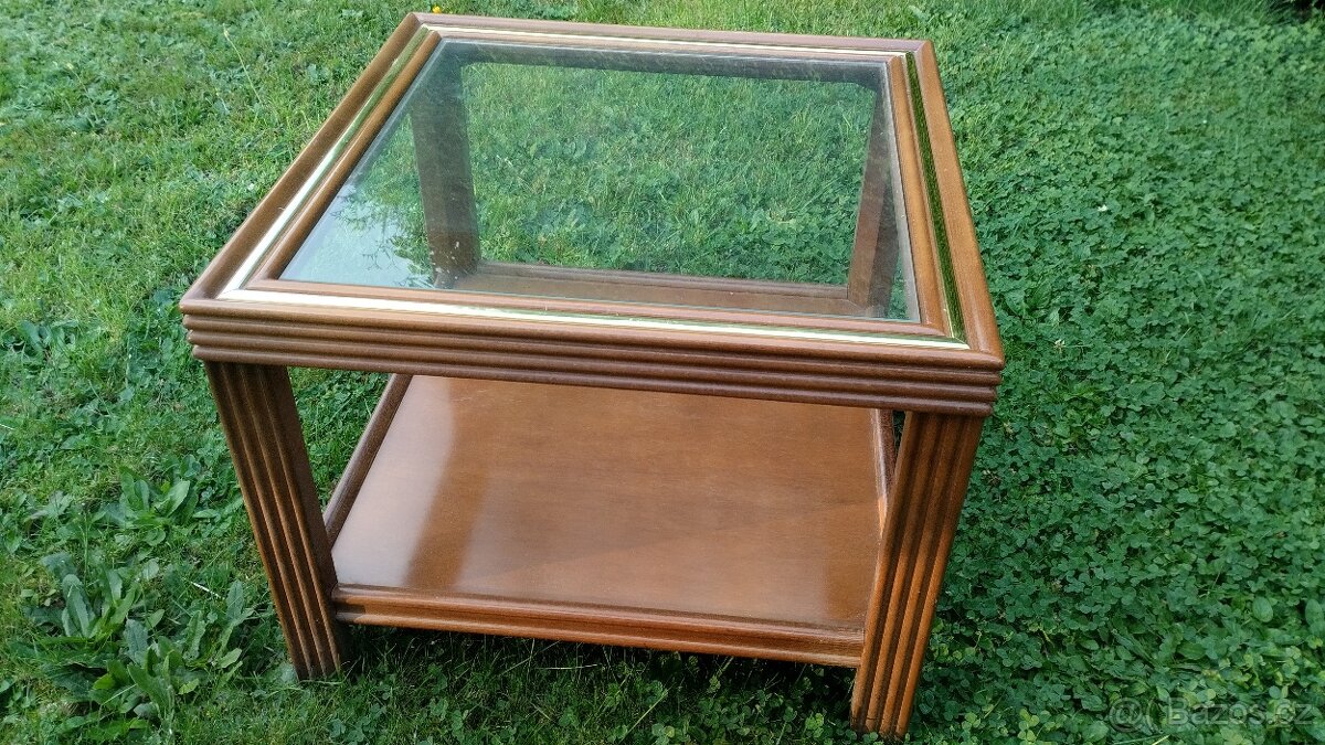 Konferenční či noční stolek - 2