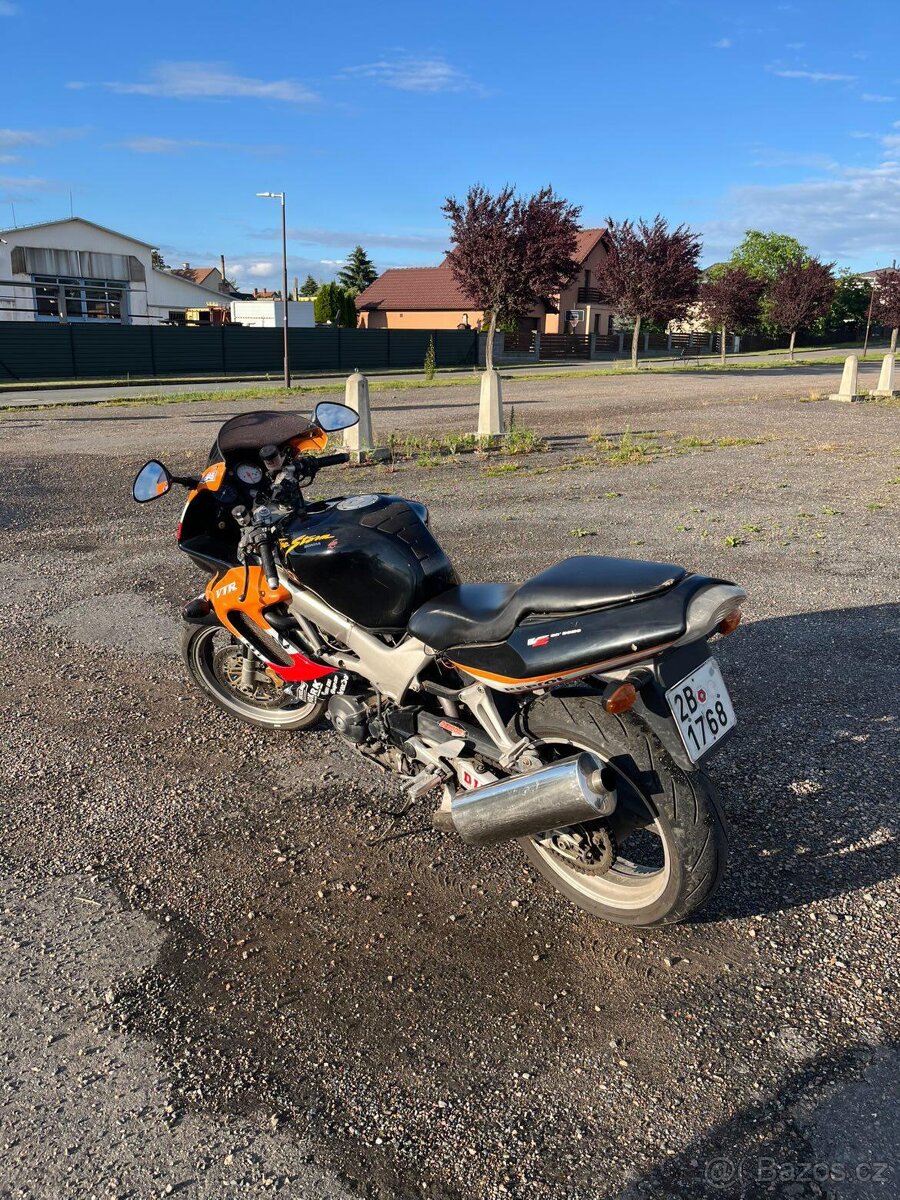 Honda VTR1000F - 2
