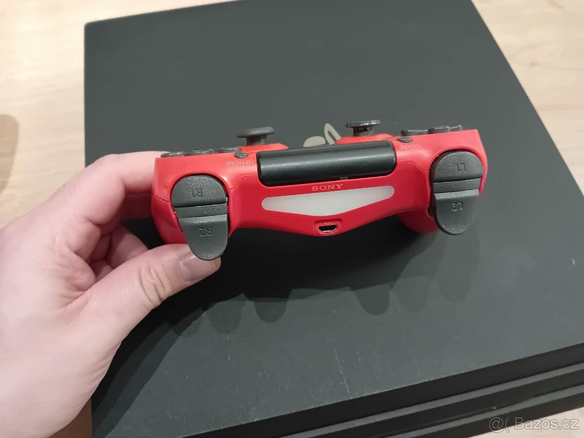 Prodám PS4 PRO - 2