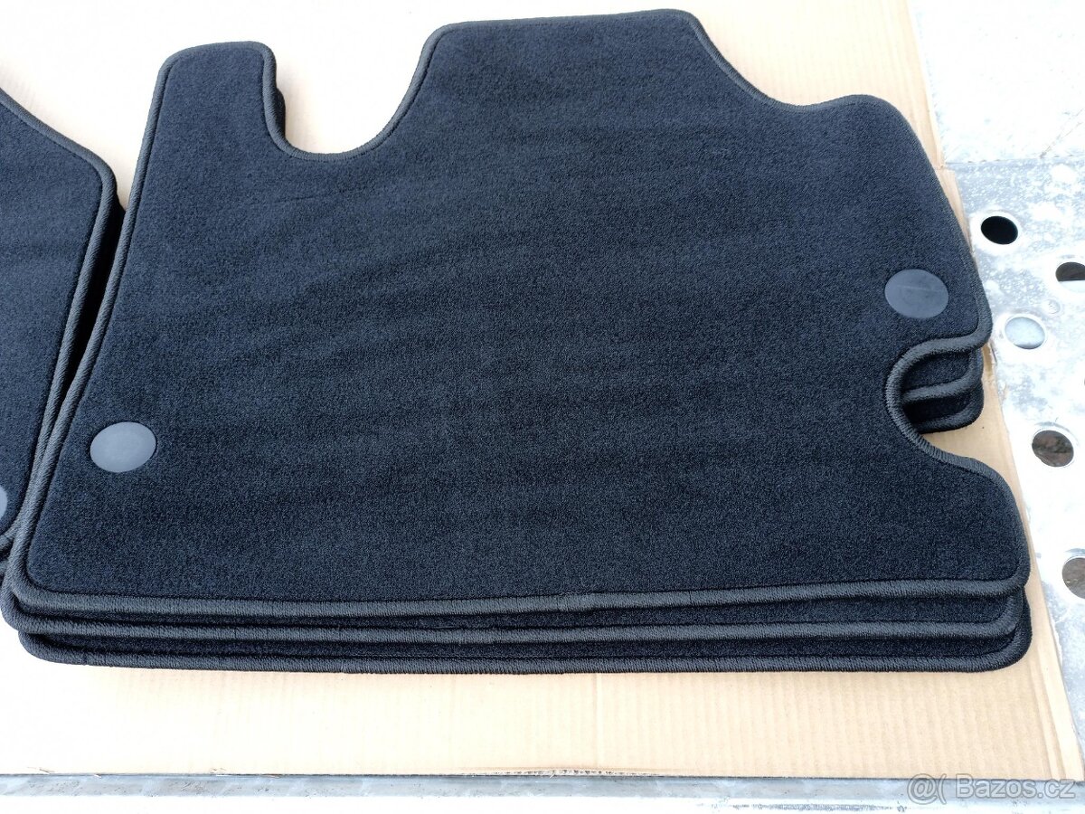 CHRYSLER PACIFICA RU SADA KOBEREČKŮ OEM - 2