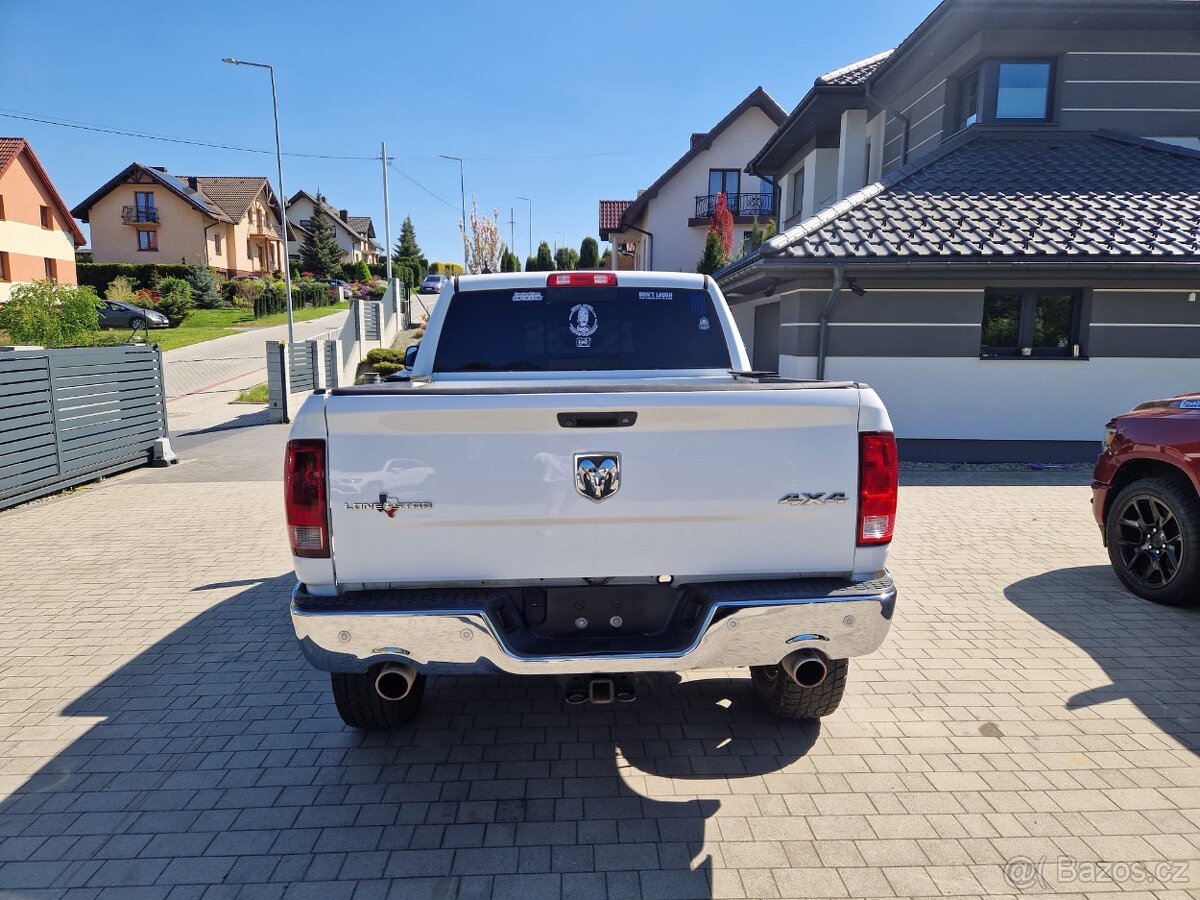Dodge Ram 1500 5.7 HEMI V8 4x4 2015
