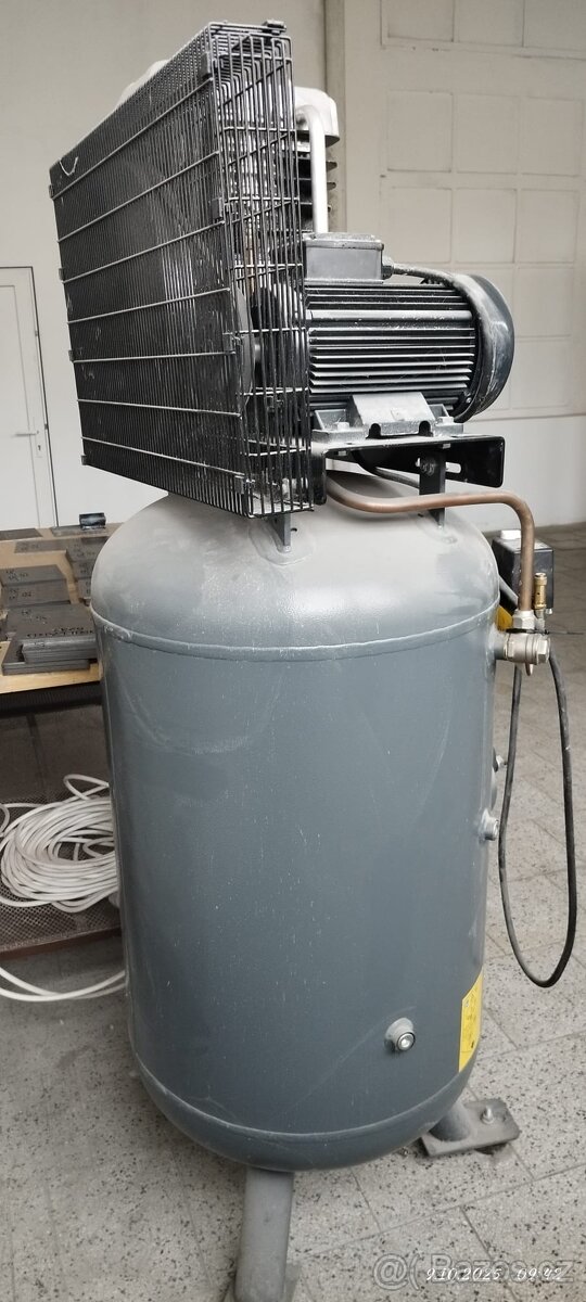 Kompresor Schneider UNM ST - 2