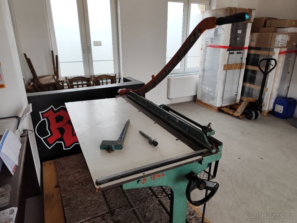 Tabulové nůžky - 2